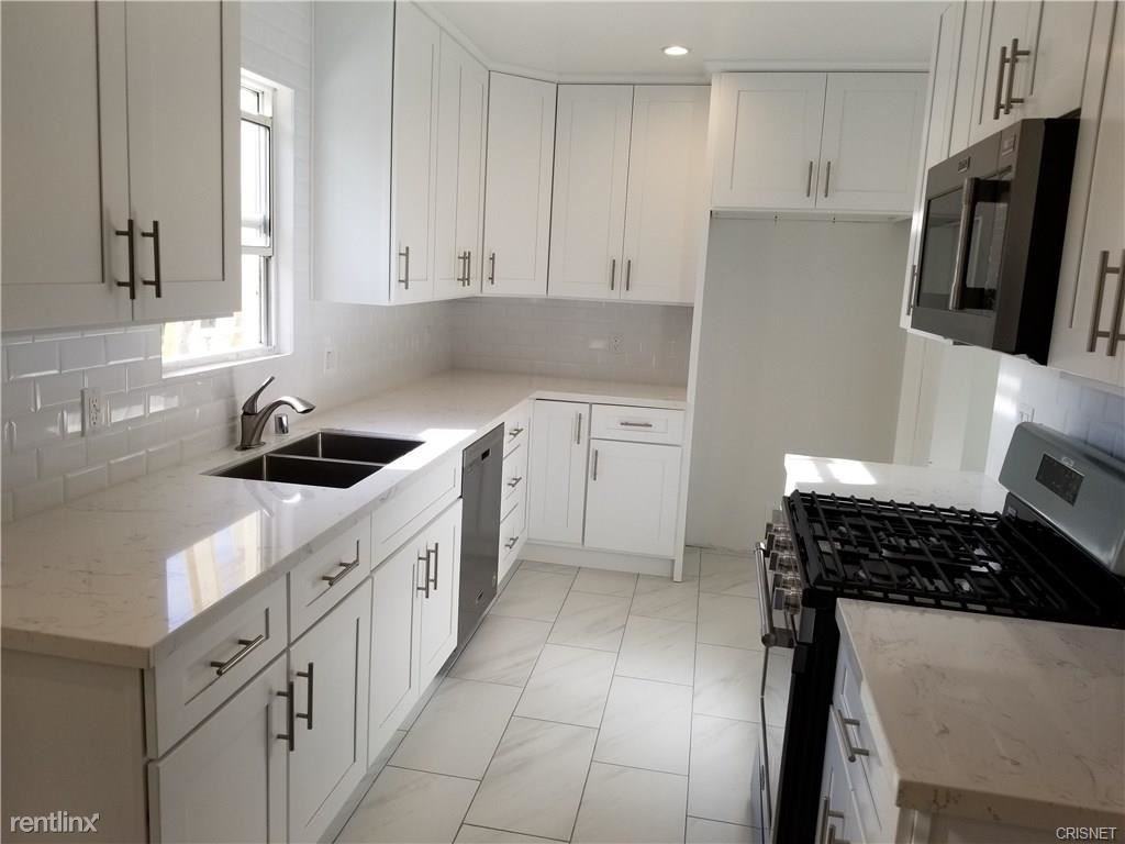 18343 Bessemer St - Photo 2 of 8