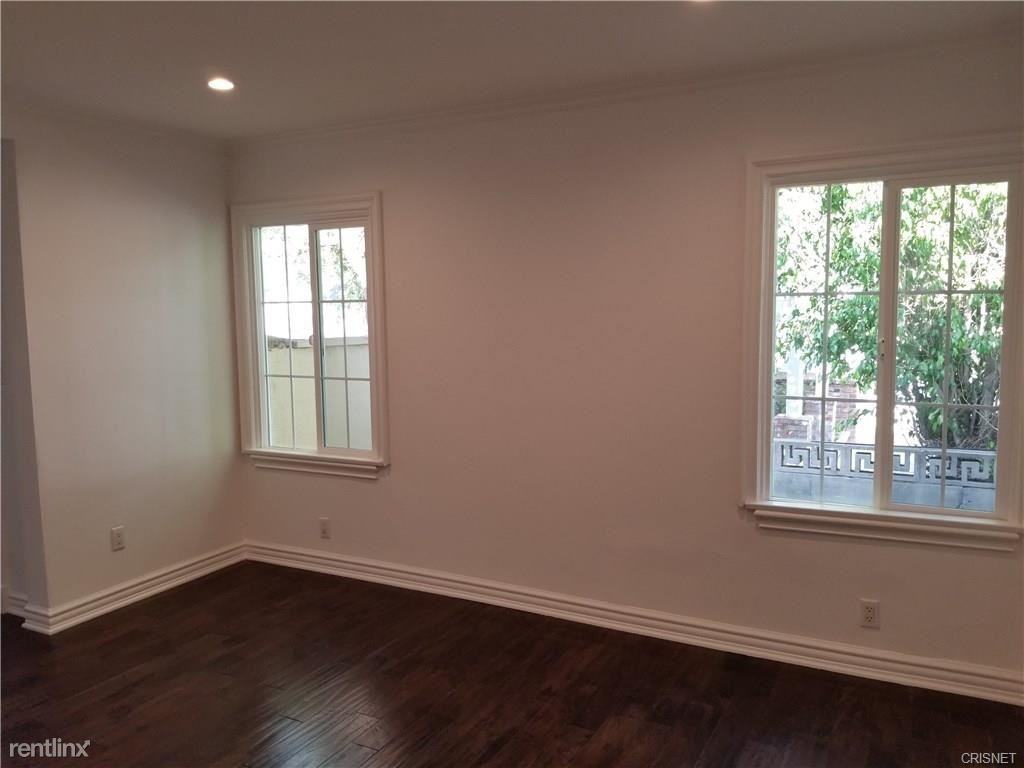 18343 Bessemer St - Photo 3 of 8