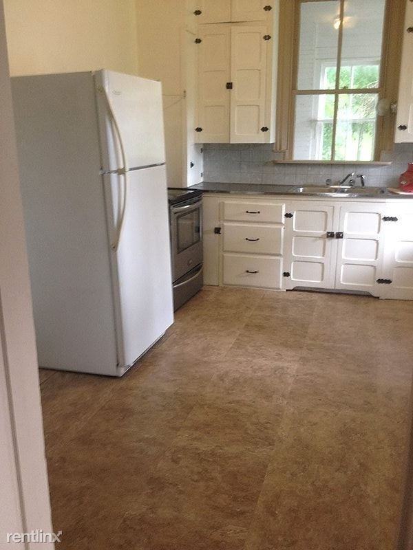 220 West Main Street - Photo 3 of 21