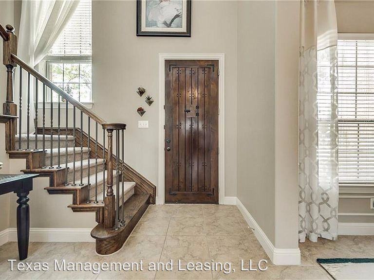 8628 Pauline Street - Photo 3 of 30