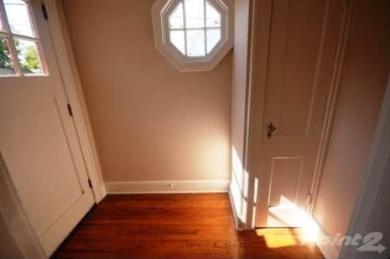 110 Margaret St - Photo 2 of 8