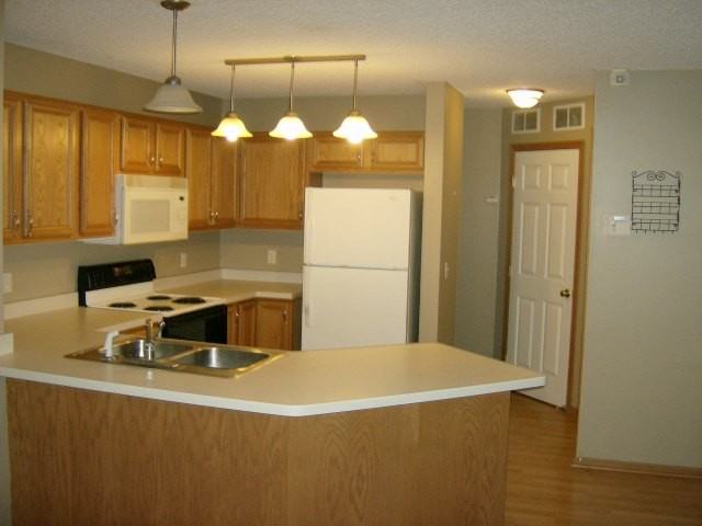 8884 92nd St S - Photo 2 of 10