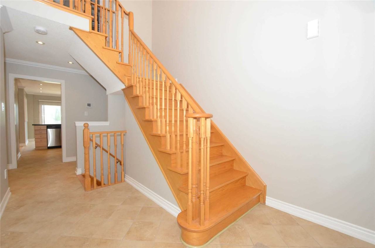 49 Bestview Crescent - Photo 2 of 7