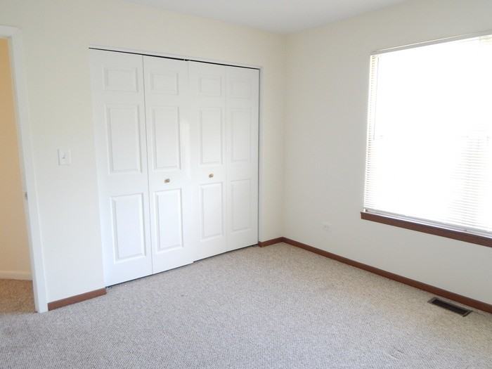 3318 Greenwich Lane - Photo 3 of 11