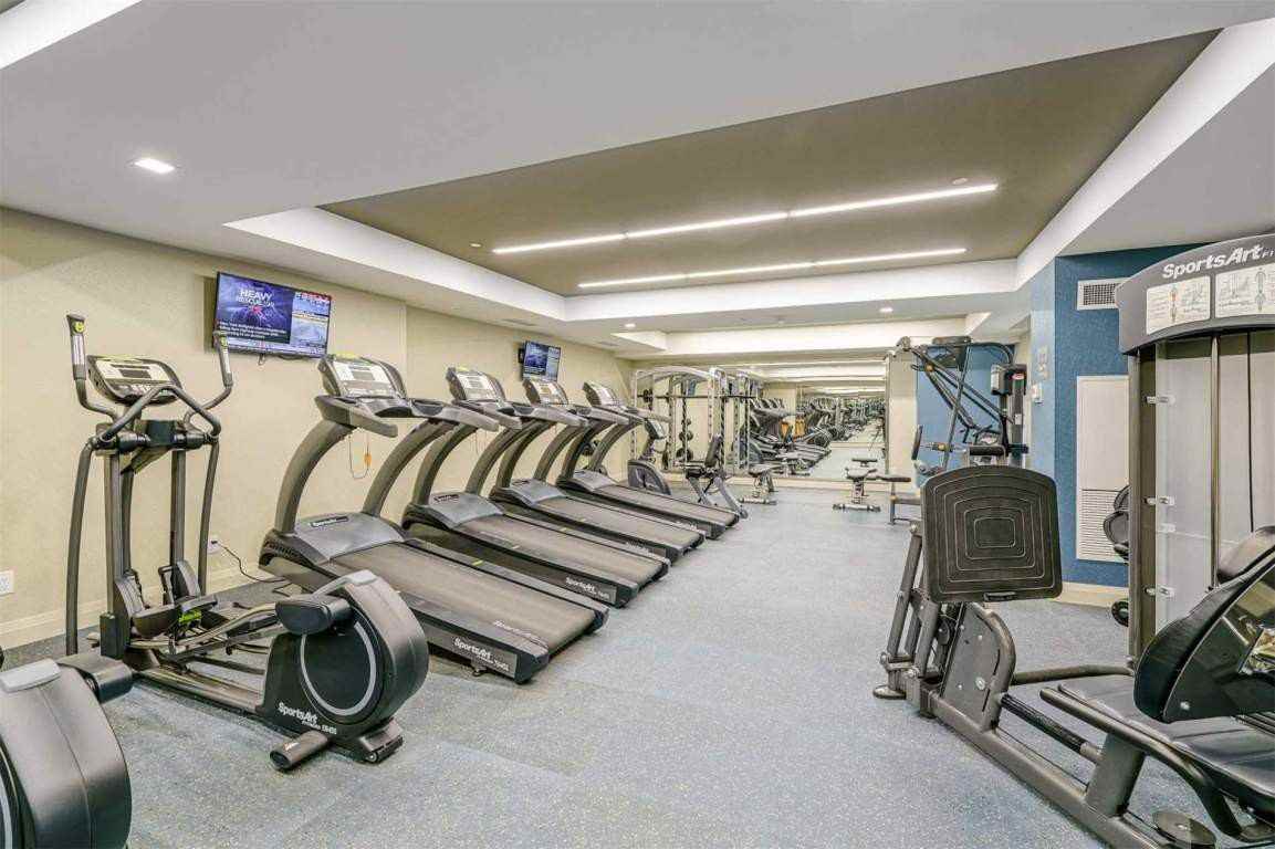 1 BED + DEN LOVELY CONDO FOR RENT @ VAUGHAN | HWY 7 - Photo 3 of 7
