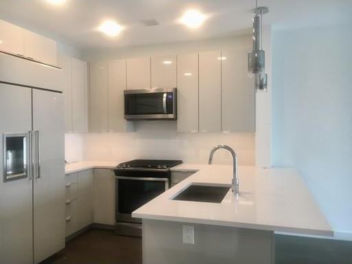 65 Lewis Mall - Photo 2 of 13