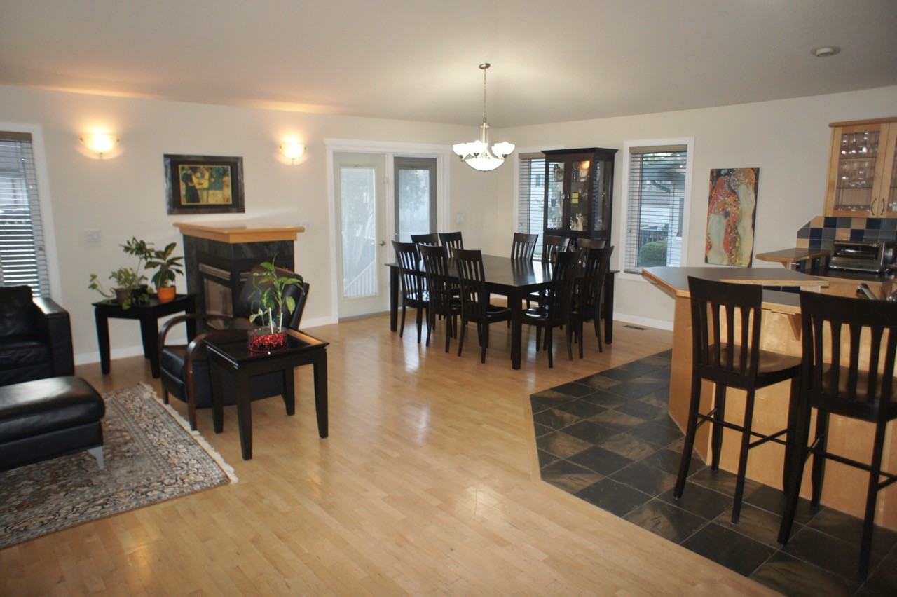 16219 84 St Nw - Photo 4 of 25