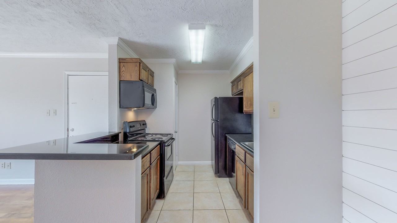 904 University Oaks Blvd #24 - Photo 3 of 24