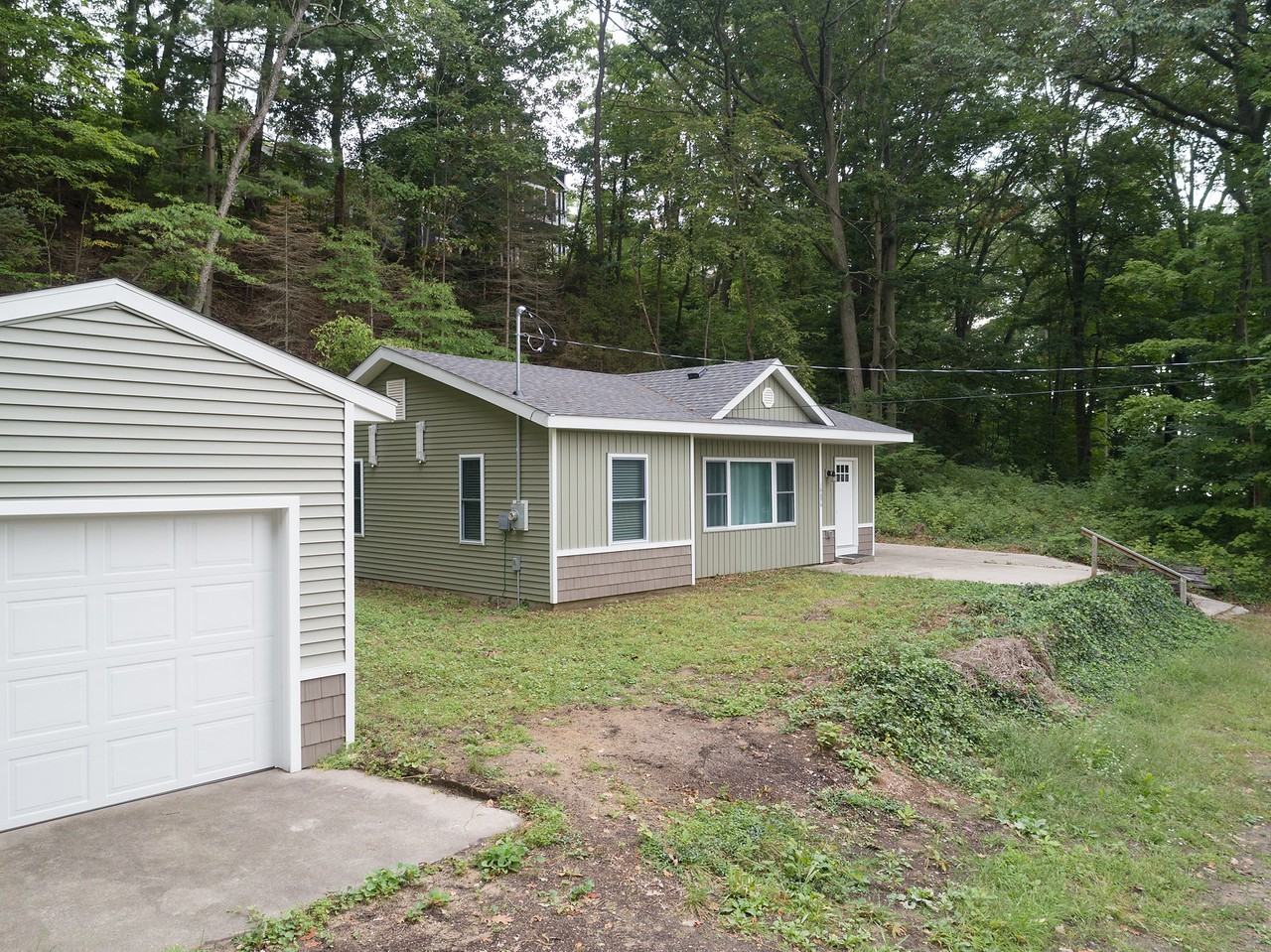 16696 Tyler St - Photo 2 of 23