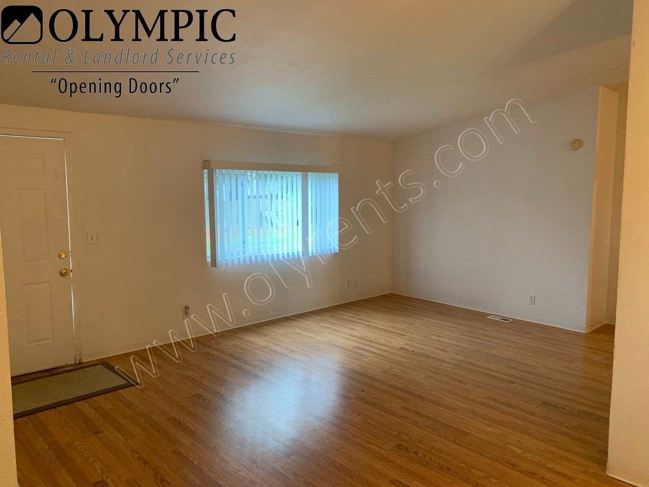 106 Market St S - Photo 2 of 12