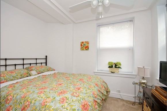 500 W Fullerton - Photo 3 of 6