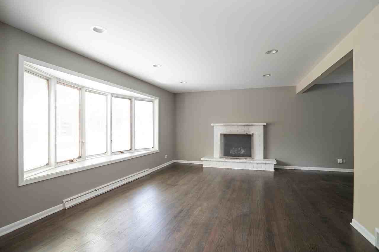 817 Castlewood Lane - Photo 3 of 22