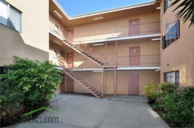 Hollywood Pointe Apartments - Photo 3 of 9