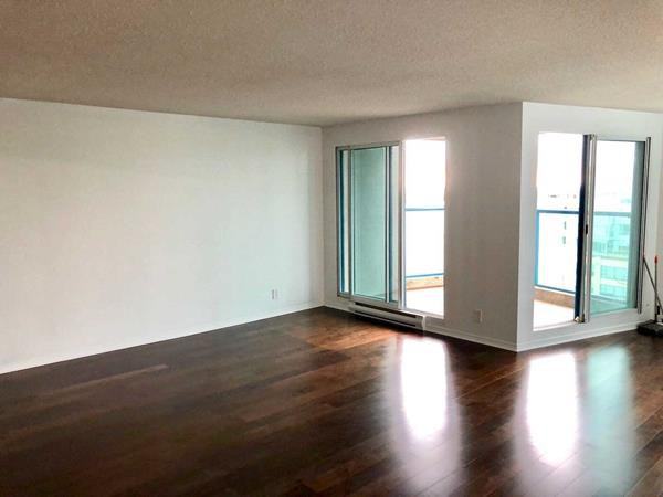 99 Harbour Square #1717