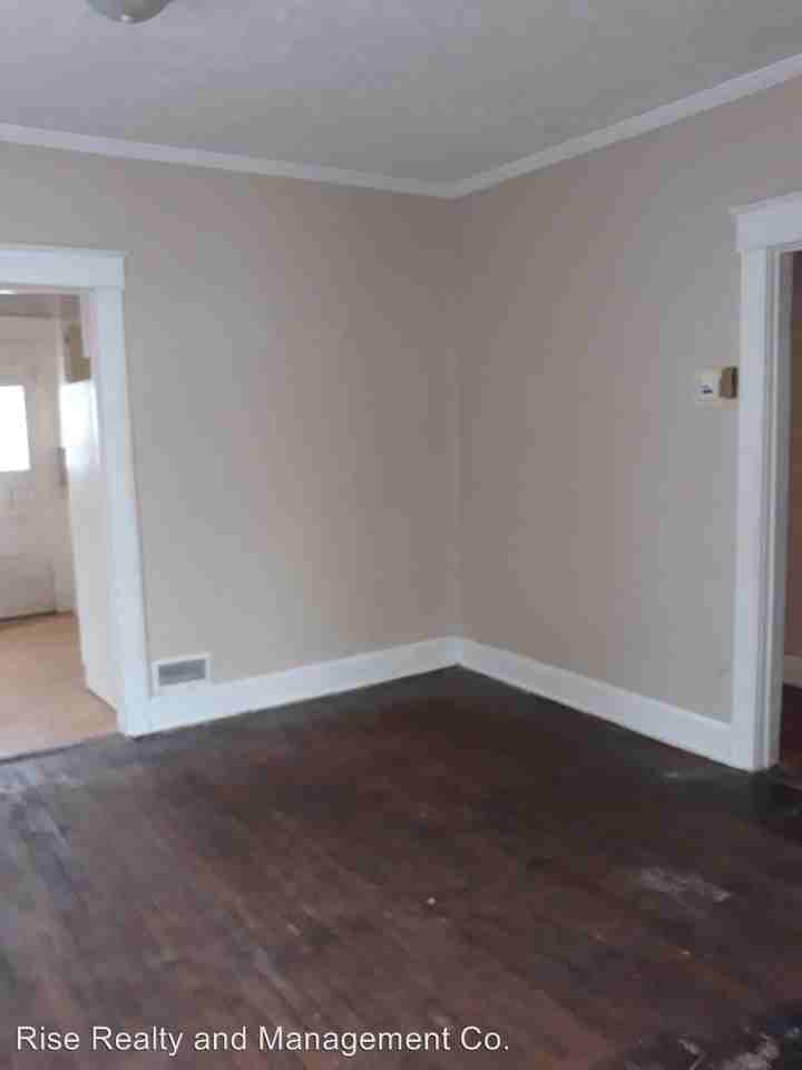 1319 Cedar Hill Rd - Photo 3 of 9