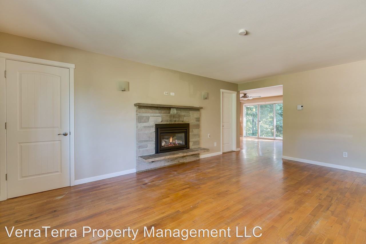 20012 61st Pl Ne - Photo 2 of 22