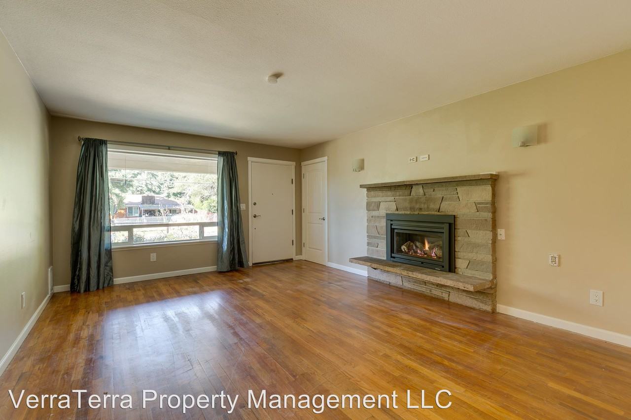 20012 61st Pl Ne - Photo 3 of 22