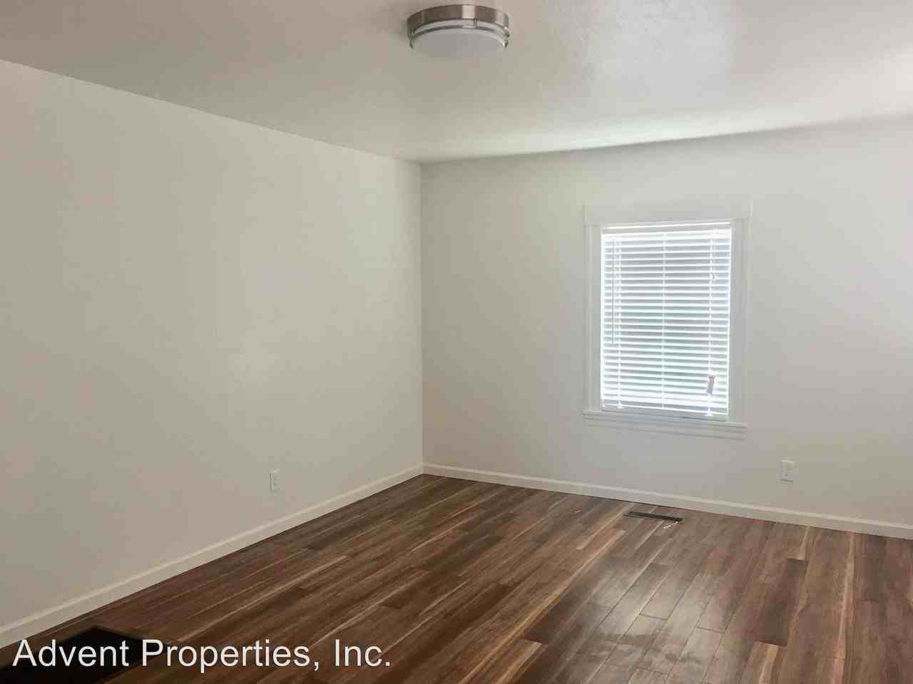 1920 70th Ave - Photo 3 of 9