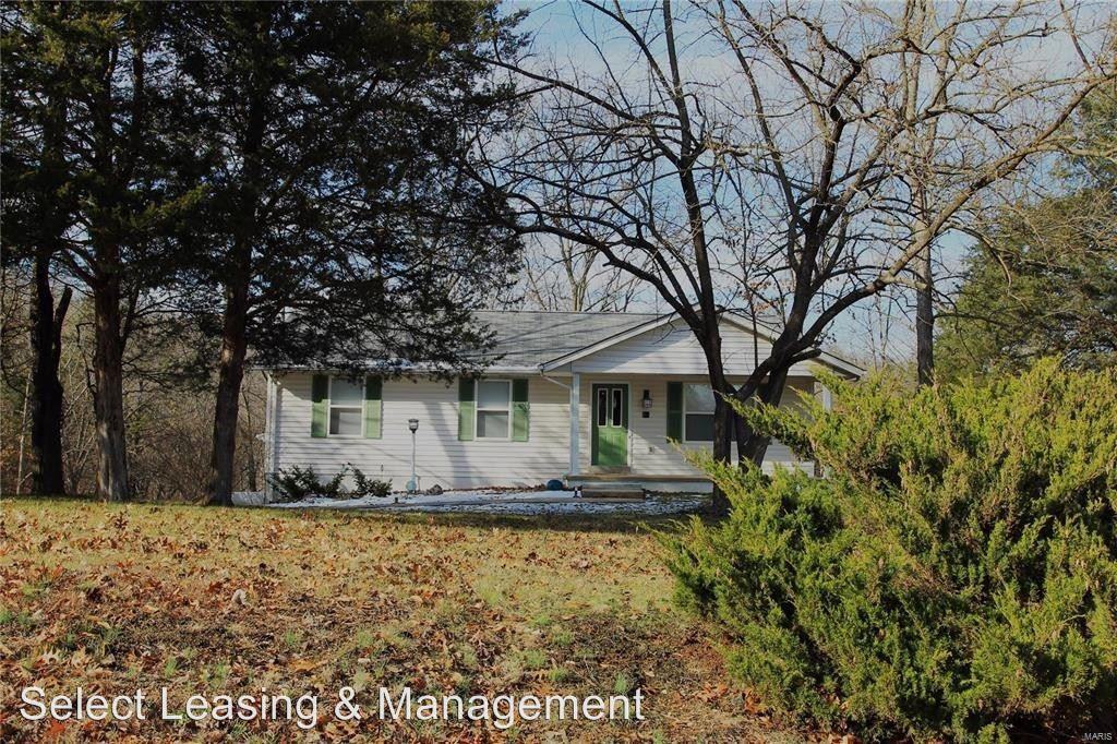 201 Lakeview Dr - Photo 3 of 35
