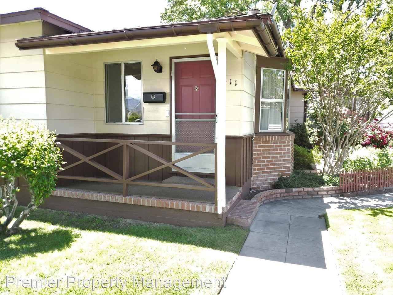 111 Moffett - Photo 3 of 14