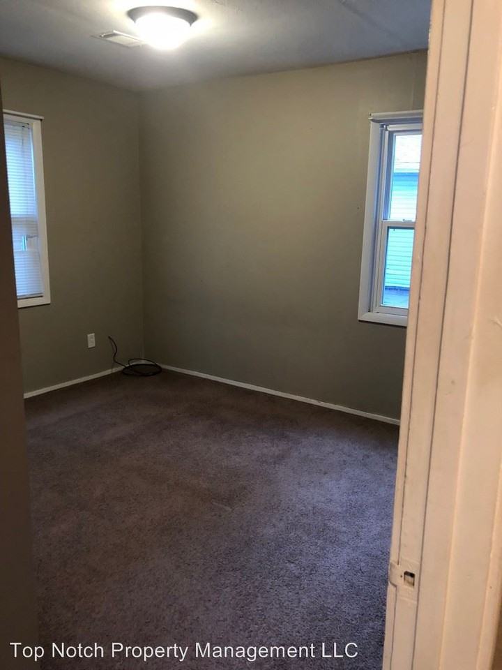 2611 W 70th St - Photo 2 of 9