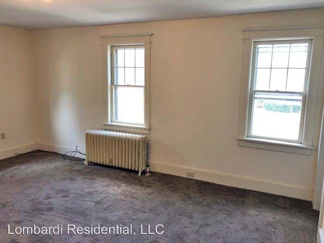 105 Summit Ave - Photo 2 of 11