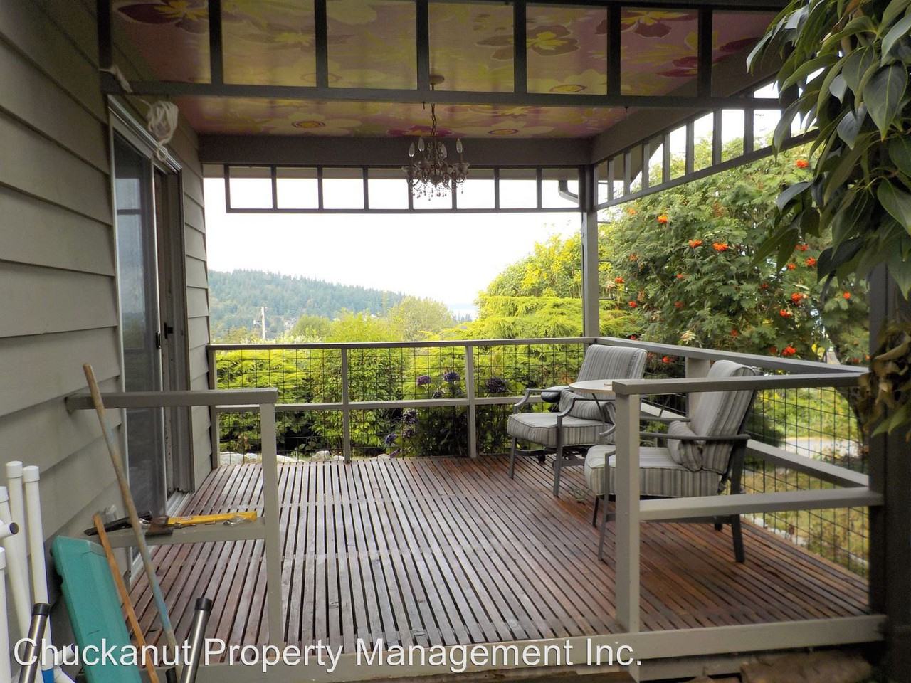 916 Queen St. - Photo 3 of 8