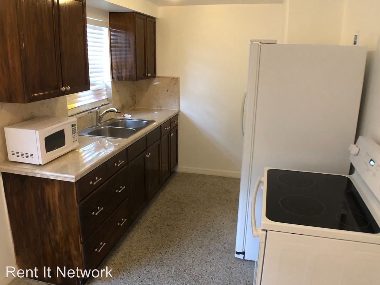 4413 Atwood Dr - Photo 3 of 11