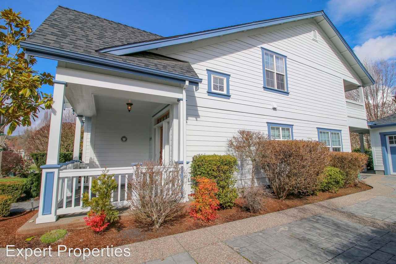 255 Nunan St - Photo 3 of 19