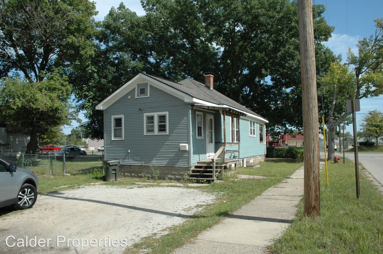 1893 Henry St - Photo 3 of 20