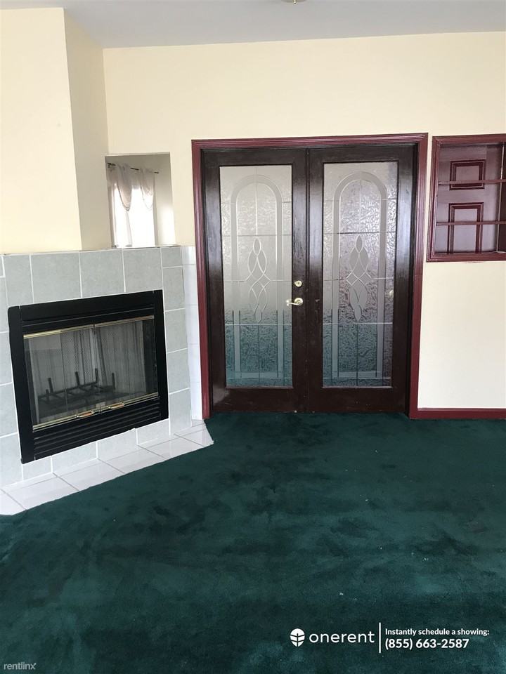 2431 12th Avenue - Photo 3 of 10