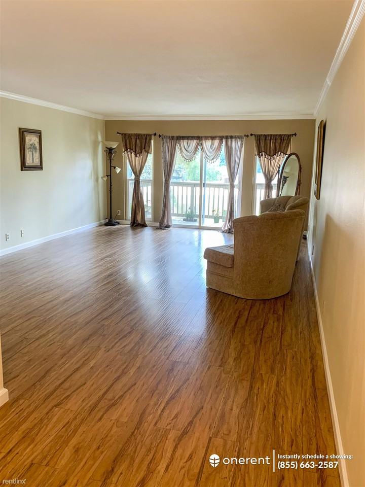 118 Ascot Ct #E - Photo 2 of 13