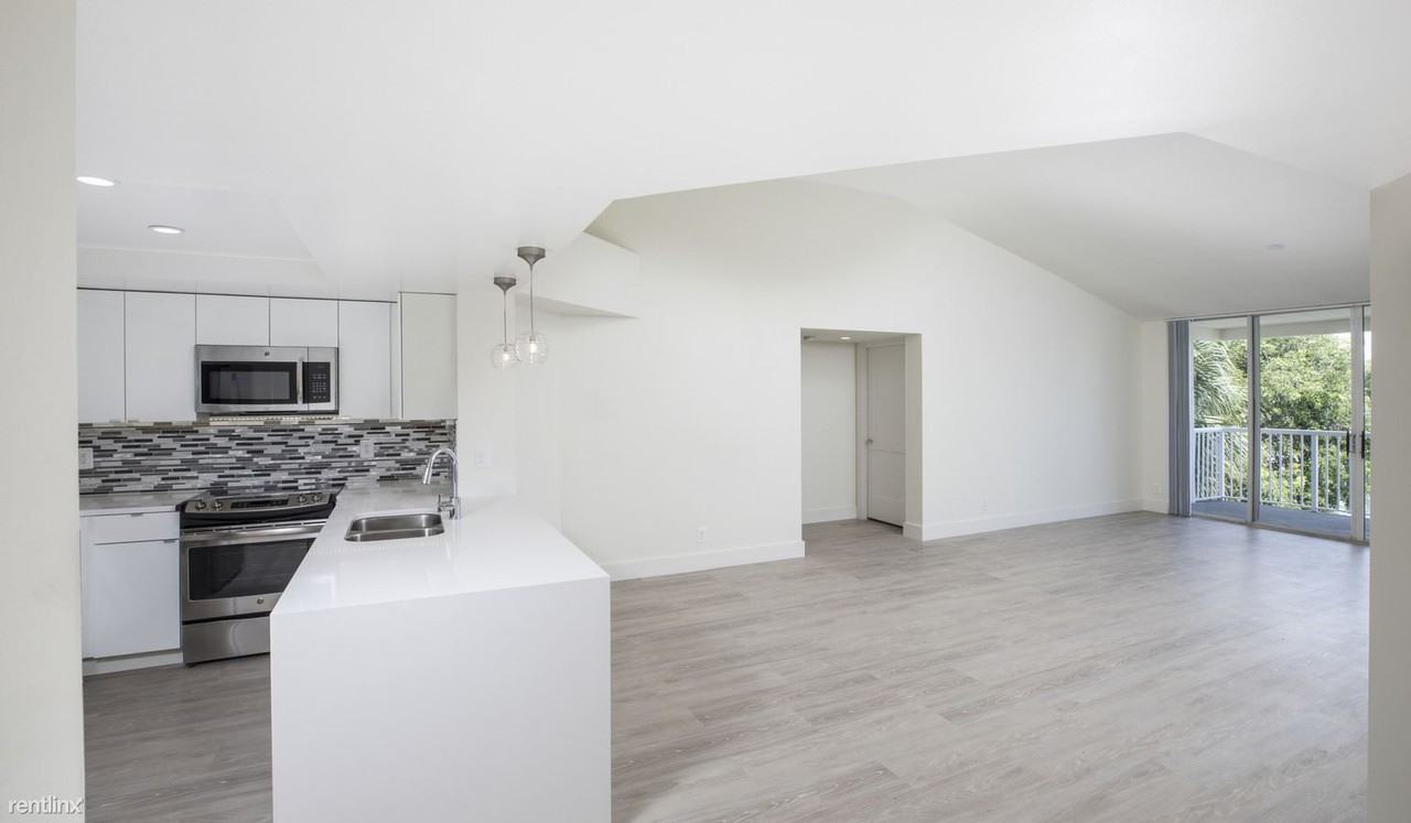 20505 E Country Club Dr - Photo 3 of 26