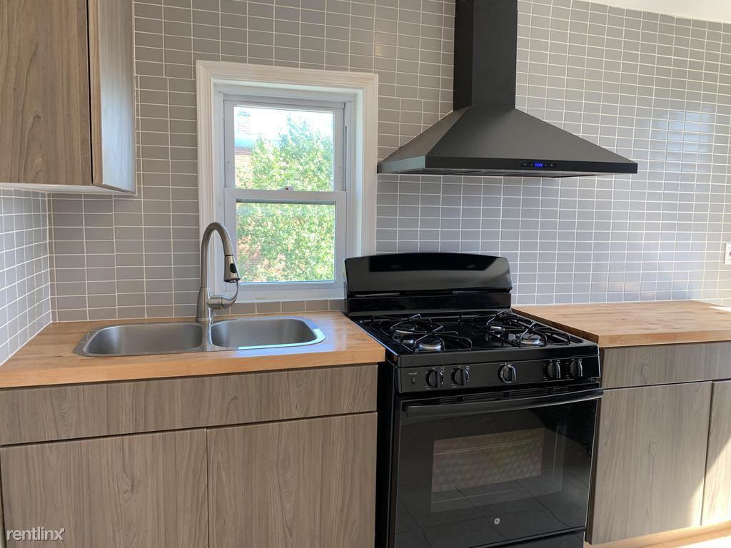 1400 W Lombard St #3 - Photo 3 of 13