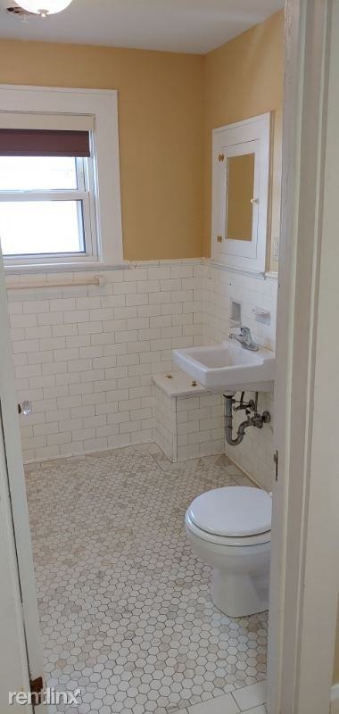 1056 W 26th St - Photo 2 of 10