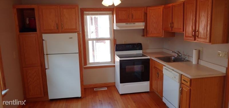1056 W 26th St - Photo 3 of 10