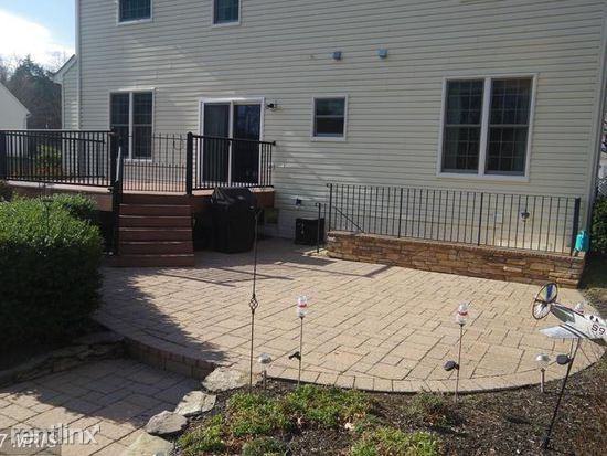 14 Clark Ln - Photo 2 of 6