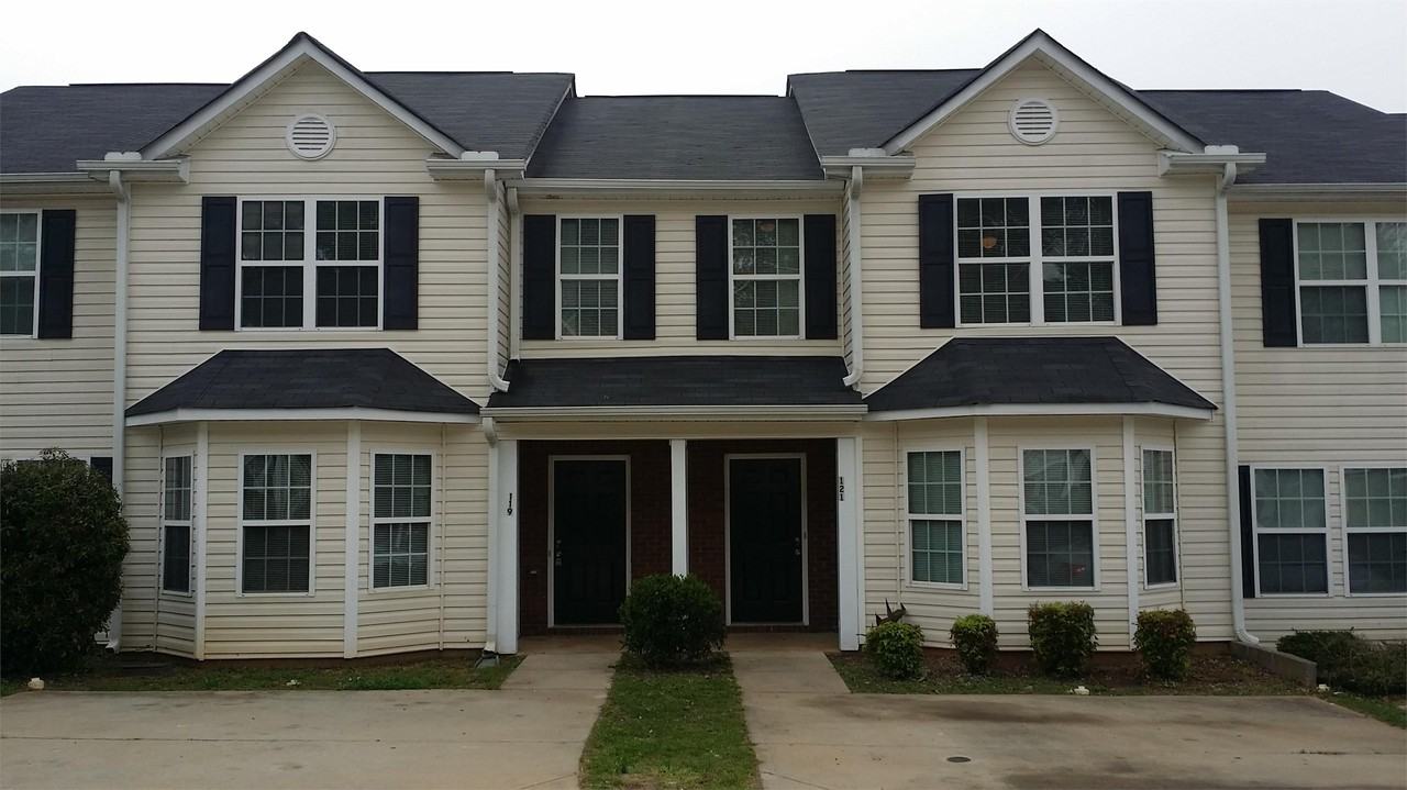 121 Evergreen Drive - Photo 2 of 17