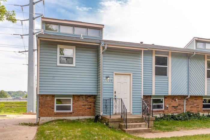 17327 East 42nd Street South - Photo 3 of 29