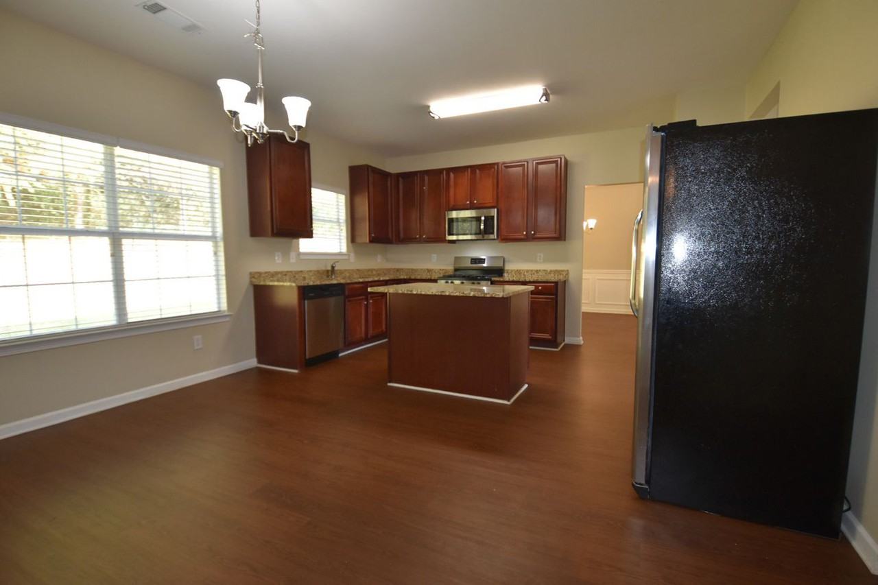 316 Farmbrook Pass - Photo 2 of 10