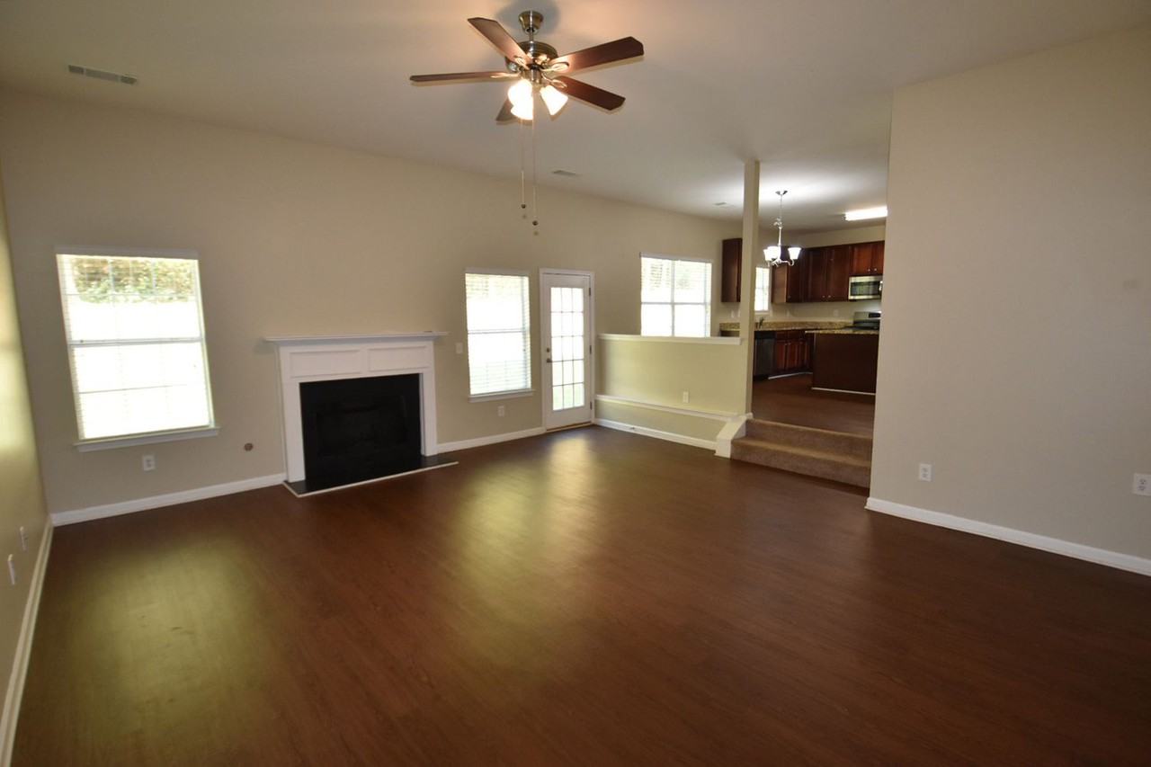 316 Farmbrook Pass - Photo 3 of 10