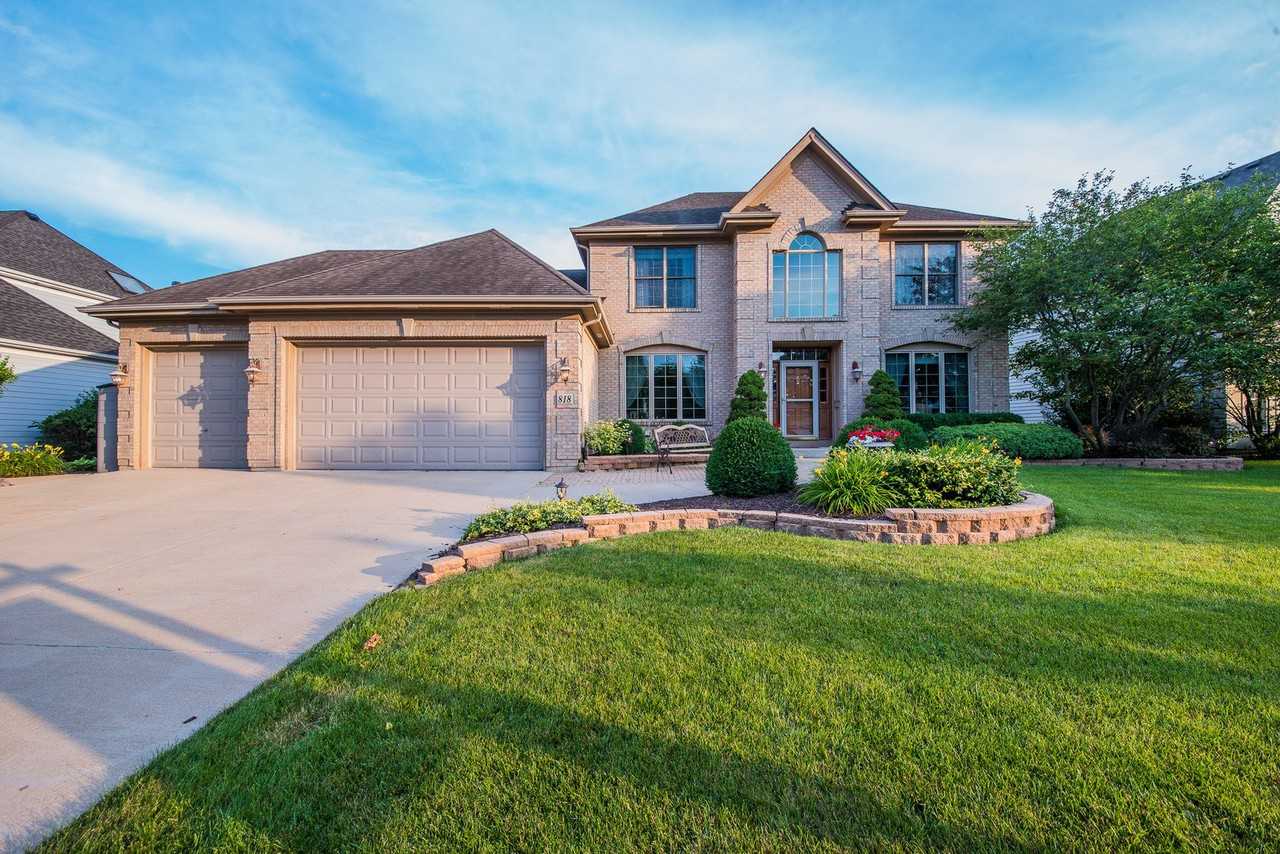 818 Columbia Cir - Photo 2 of 31