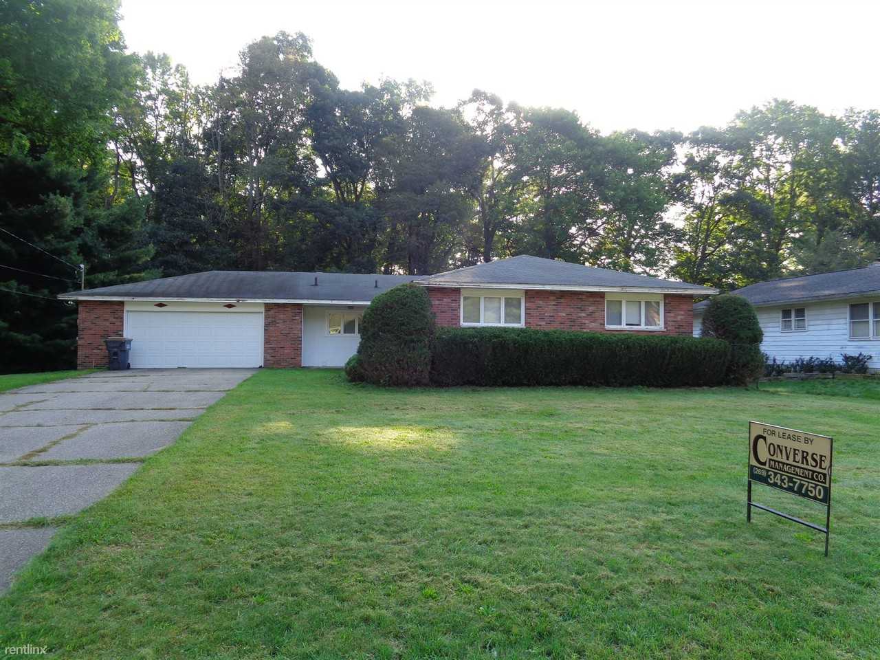 10841 S Westnedge Ave - Photo 2 of 33