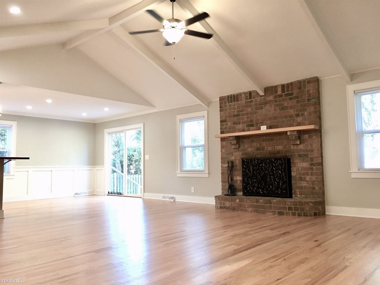 440 Mutual Dr - Photo 2 of 10