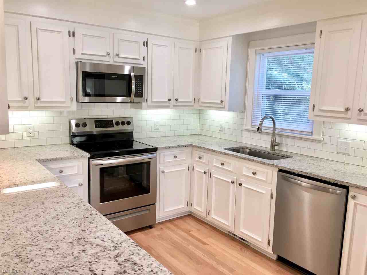 440 Mutual Dr - Photo 3 of 10