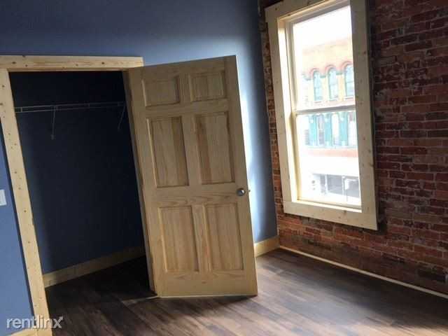 40 N. Main St D - Photo 3 of 5