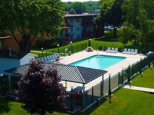 Heritage Manor Apartments - Photo 2 of 4