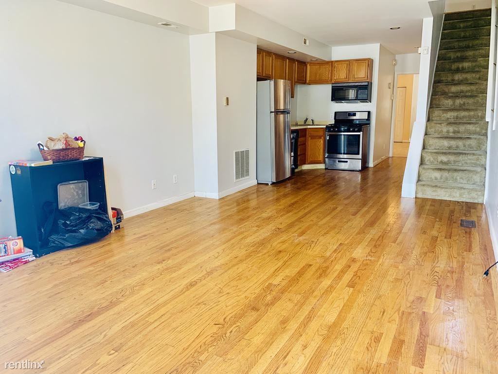 1023 S Hanover St - Photo 2 of 14