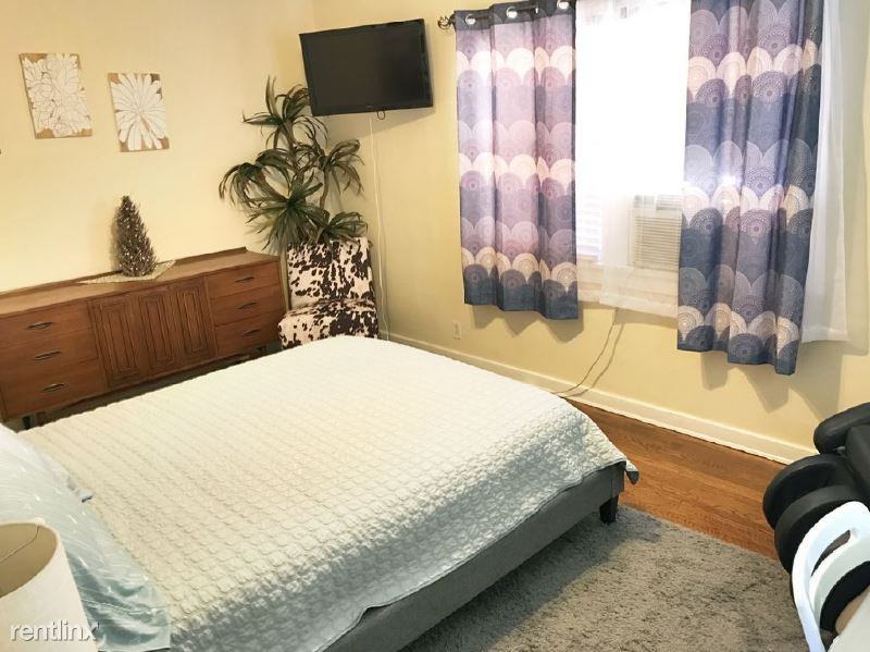 903 Flexer Ave - Photo 2 of 4