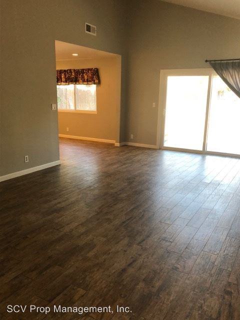 16957 Minter Court - Photo 3 of 11